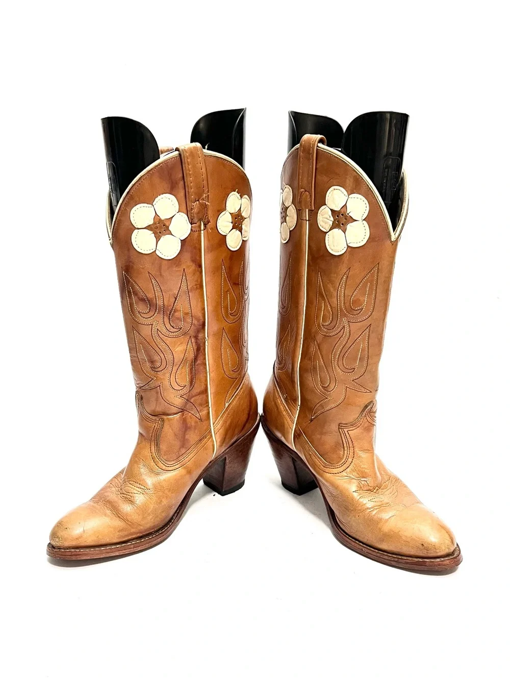 Vintage 1990s women's tan leather floral appliqué heeled cowboy boots - Picture 5 of 9